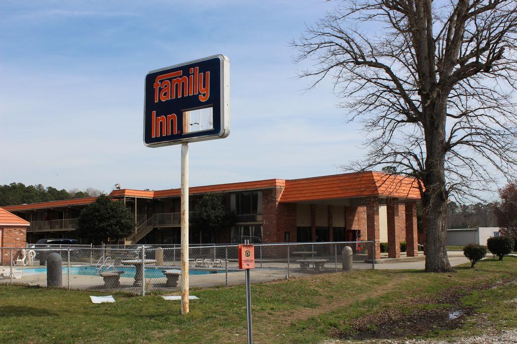 Family Inns Of America วิลเลียมส์เบิร์ก ภายนอก รูปภาพ
